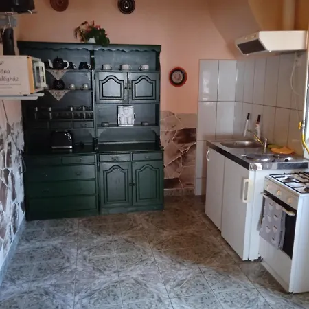 Liana Vendeghaz Apartment Szilvasvarad